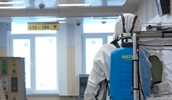 Над 9000 души с COVID-19 у нас се лекуват в болница